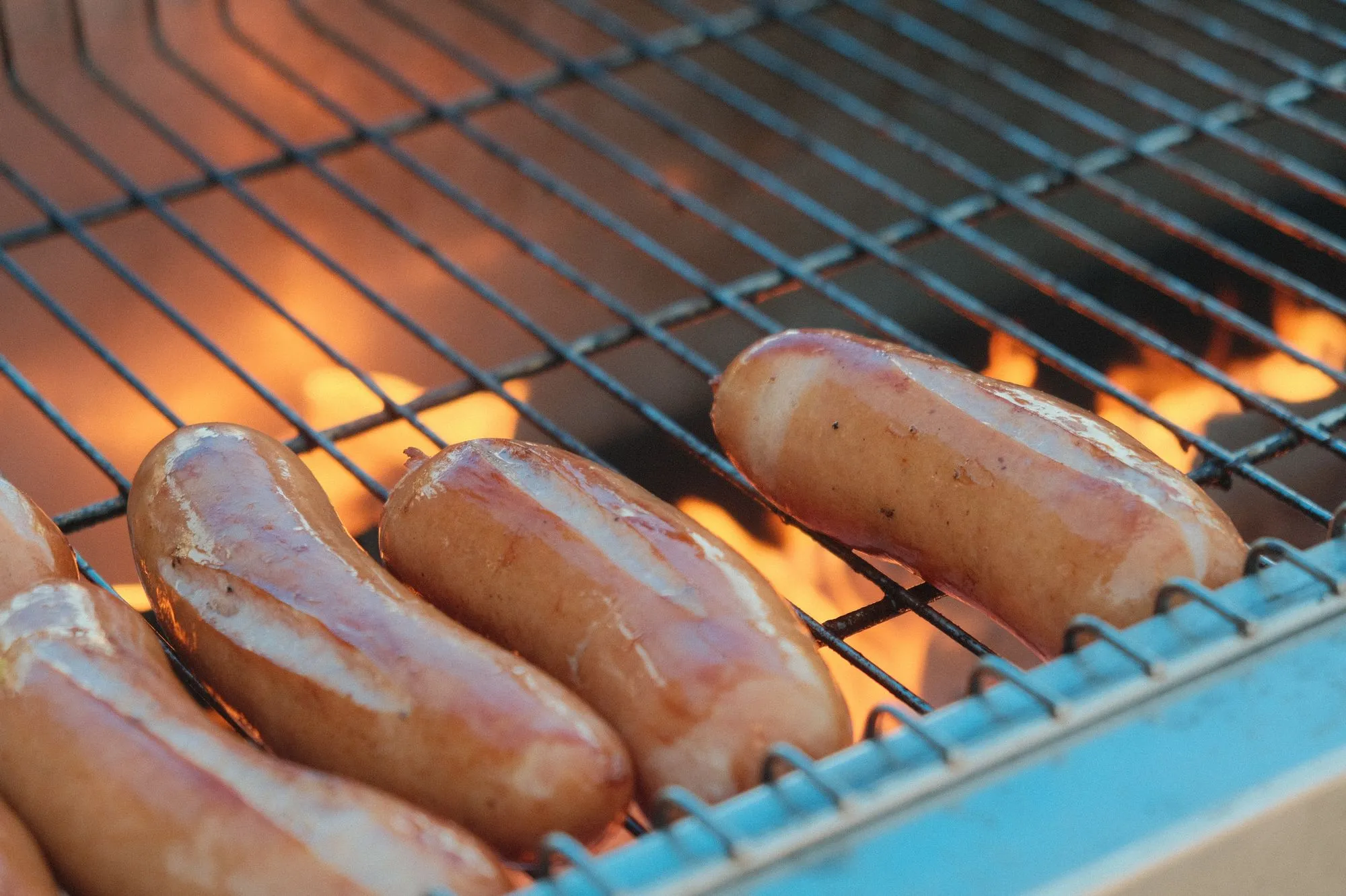 Špekáčky a klobásy na grilu: jak na ně
