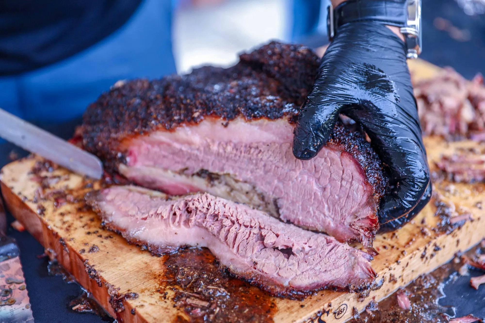 Hovězí brisket na grilu (low & slow)